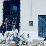 Muere un migrante mexicano que cayó del muro fronterizo entre Arizona y México