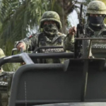 Detienen a dos sujetos con drogas; investigan su participación en varios asesinatos en Cancún