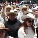 Once estados de México endurecen reglas para el uso de celulares en las escuelas