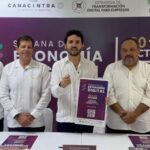 Don Pedrito pedalea por Mérida en busca de trabajo y recibe apoyo de la comunidad